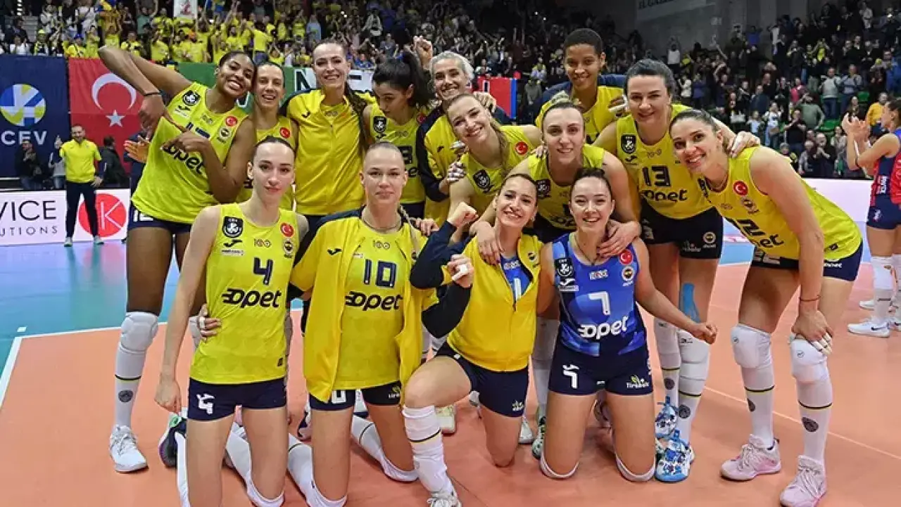 Fenerbahçe'de Sürpriz Dönüş! Kadın Voleybolun Başına Abbondanza Geçti 3