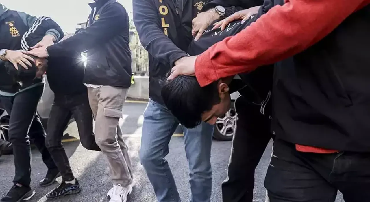 Şişli'deki Kanlı Pusu! 2 Kişiyi Öldüren Zanlılar Sınırda Yakalandı 1