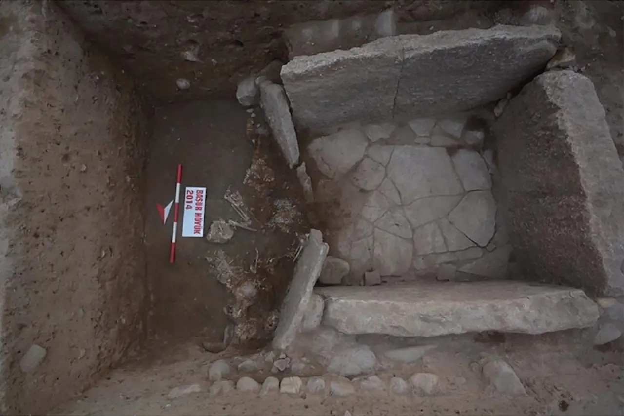 5.000 Yıllık Mezarda Şaşırtan Gerçek! Kurbanların Çoğu Ergen Kızdı 2