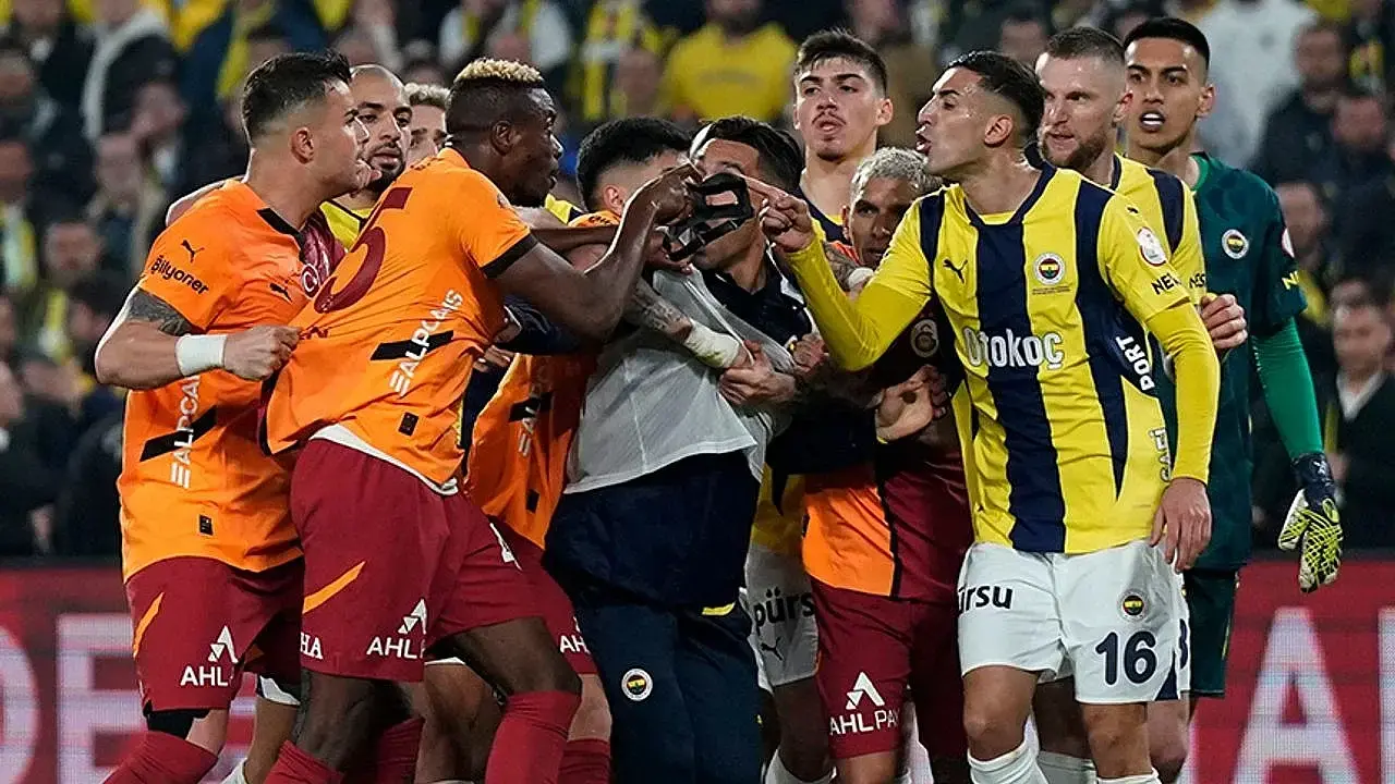 PFDK Derbi Sevklerini Açıkladı: Mourinho, Fred, Mert Hakan, Barış Alper ve Daha Fazlası! Beklenen Cezalar Ne? 2