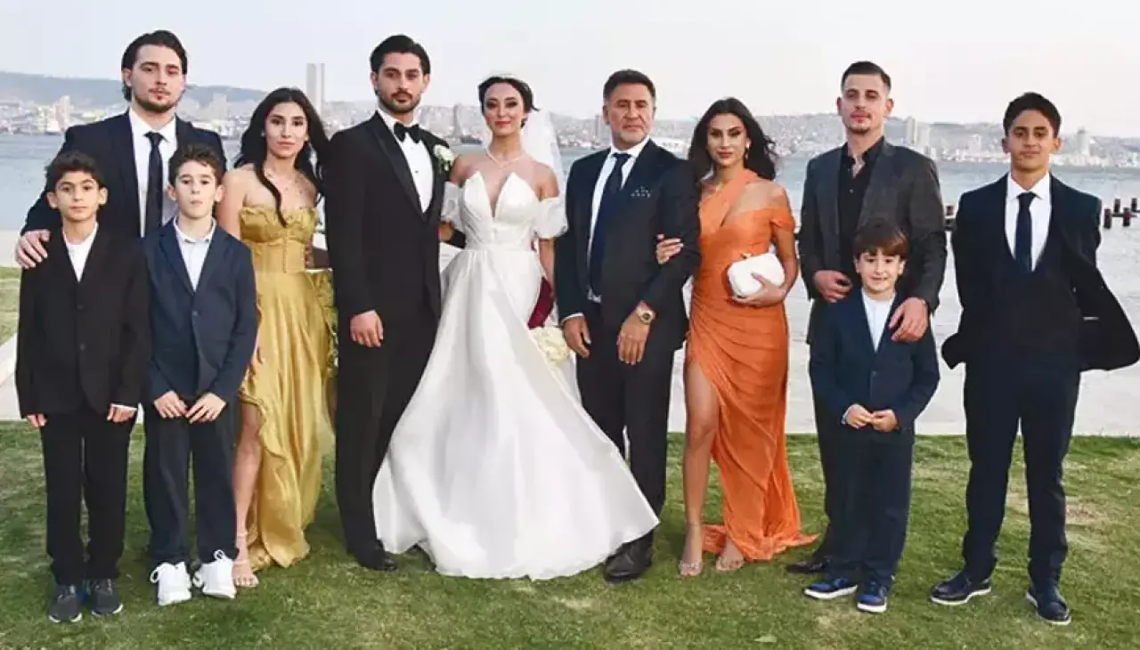 İzzet Yıldızhan’a 9 Çocuğundan Anlamlı Doğum Günü! 62. Yaşa Gününde Duygusal Kutlama 3