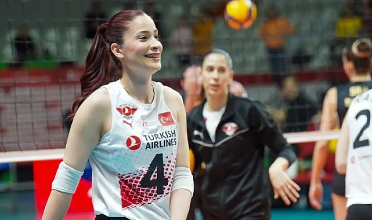 Milli Smaçör Parkelere Veda Etti! Tuğba Şenoğlu’nun Sakatlığı Ciddi Çıktı 3