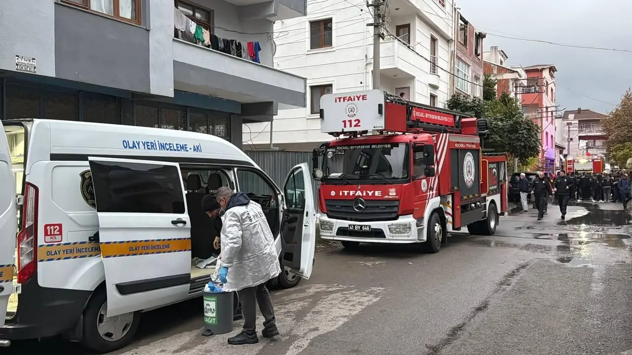 İstanbul'da 3 Katlı Huzurevinde Yangın Çıktı! 86 Kişi Tahliye Edildi 3