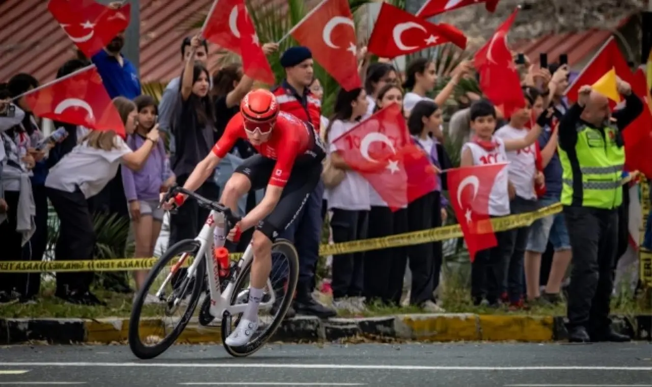 60. Cumhurbaşkanlığı Türkiye Bisiklet Turu Başladı! Gençlik ve Spor Bakanı Bak Startı Verdi 1