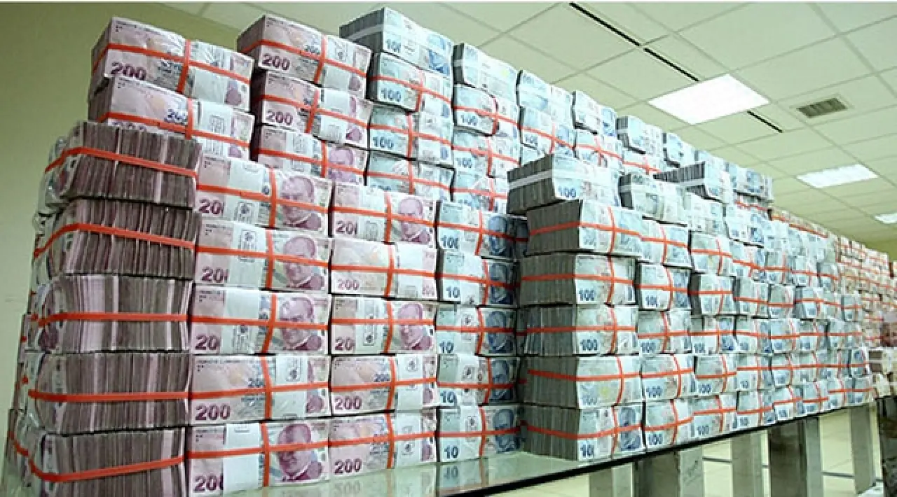Bankalarda Rekor Mevduat! 15 Trilyon Liralık Birikim Ekonomiye Nasıl Yansıyor? 1