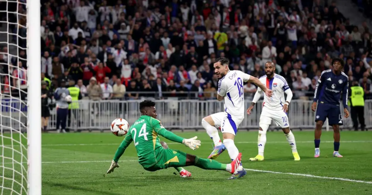 Manchester United’ı Yıkan Adam: Onana İngiltere’de Alay Konusu Oldu 1